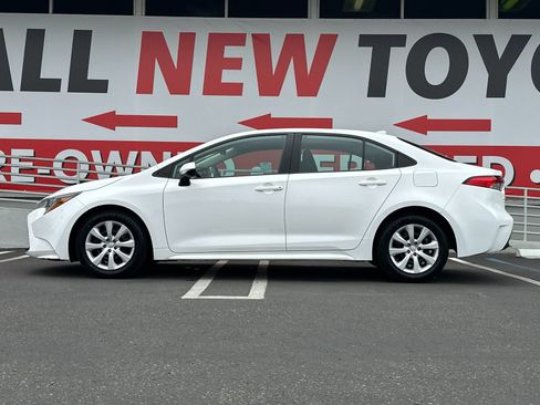 Used 2023 Toyota Corolla LE FWD image 2