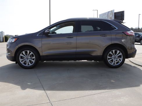 Used 2019 Ford Edge Titanium w/ Cargo Accessory Package image 30