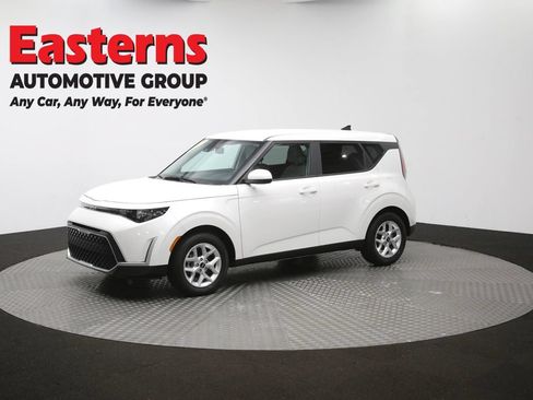 Used 2025 Kia Soul LX FWD image 55
