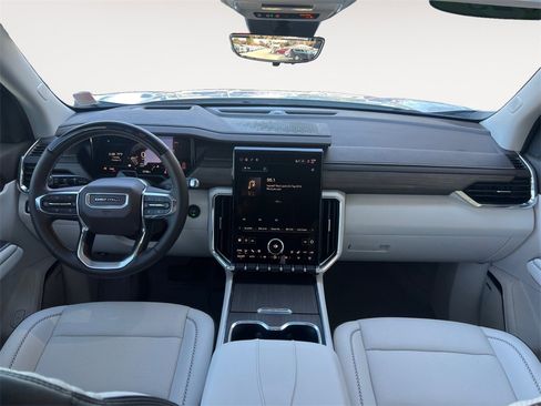 Used 2025 GMC Acadia Denali w/ Super Cruise Package image 10