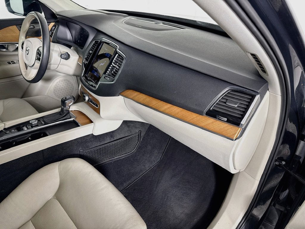 Used 2021 Volvo XC90 T6 Momentum w/ Advanced Package AWD/4WD image 31