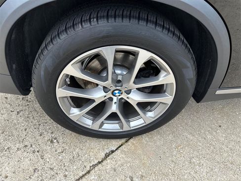Used 2022 BMW X5 xDrive40i w/ Premium Package AWD/4WD image 29