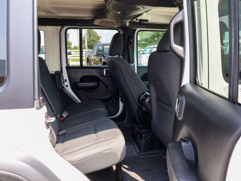Used 2024 Jeep Wrangler Unlimited Sport AWD/4WD image 29
