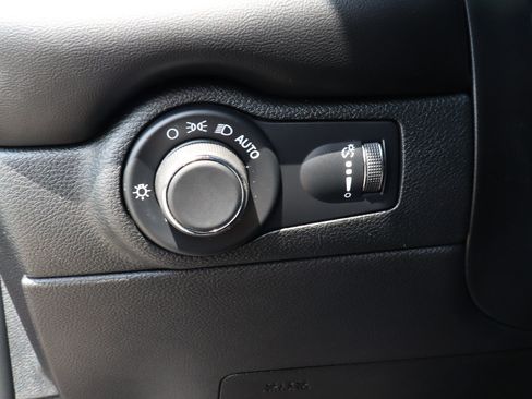 Used 2024 Dodge Durango GT AWD/4WD image 16