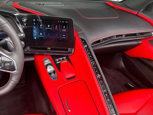 Used 2024 Chevrolet Corvette Stingray Preferred Conv w/ Stealth Interior Trim Package RWD image 7