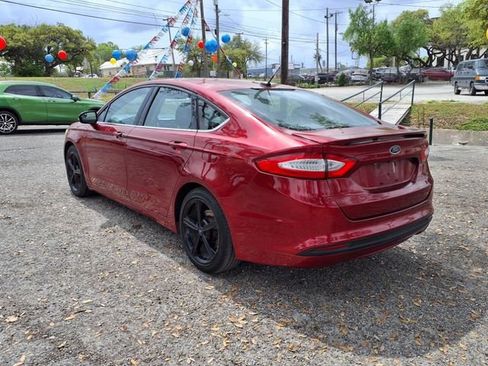 Used 2016 Ford Fusion SE w/ Equipment Group 201A FWD image 5