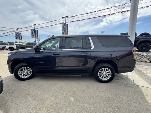 Used 2024 Chevrolet Suburban LT image 10