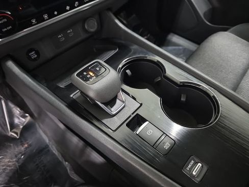 Used 2025 Nissan Rogue SV FWD image 25