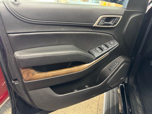 Used 2019 GMC Yukon Denali w/ Denali Ultimate Package AWD/4WD image 19