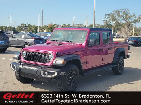 Used 2024 Jeep Gladiator Sport image 1