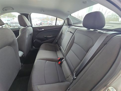 Used 2019 Chevrolet Cruze LT image 22