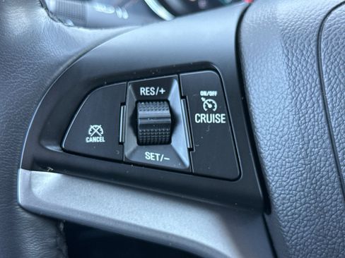 Used 2022 Chevrolet Trax LT w/ Midnight Edition AWD/4WD image 20