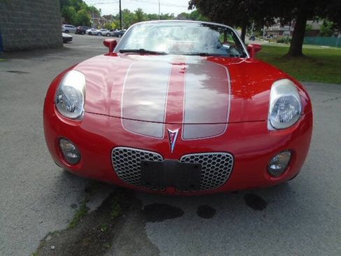 Used 2008 Pontiac Solstice Convertible w/ Premium Package RWD image 5