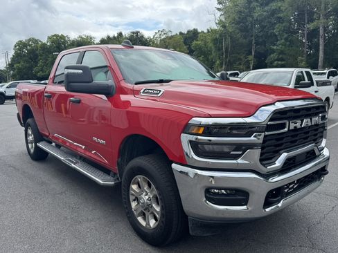 Used 2026 RAM 2500 Big Horn AWD/4WD image 3