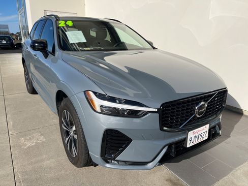 Used 2024 Volvo XC60 B5 Core image 2