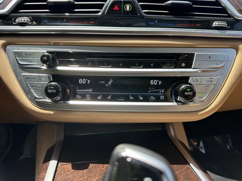 Used 2020 BMW 750i xDrive w/ Executive Package AWD/4WD image 26