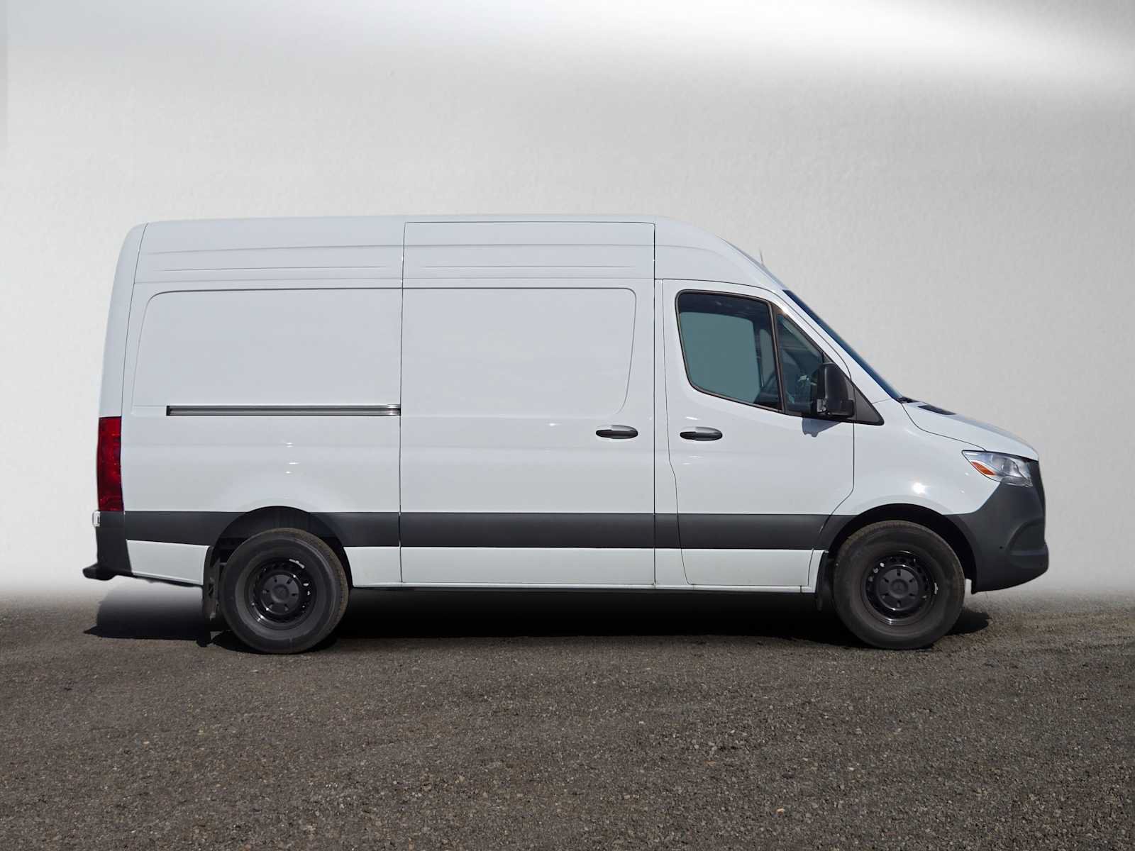 Used 2026 Mercedes-Benz Sprinter 2500 image 2