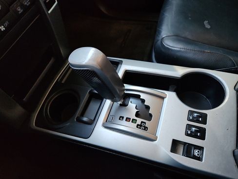 Used 2013 Toyota 4Runner Limited image 19