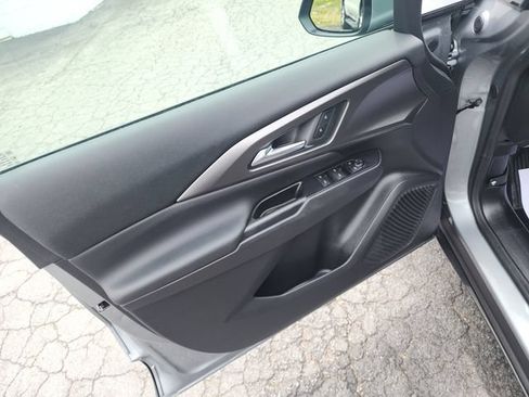 Used 2026 Chevrolet Equinox EV LT FWD image 10