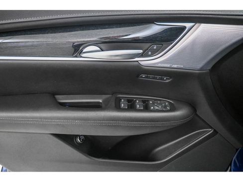 Used 2023 Cadillac XT5 Premium Luxury image 8