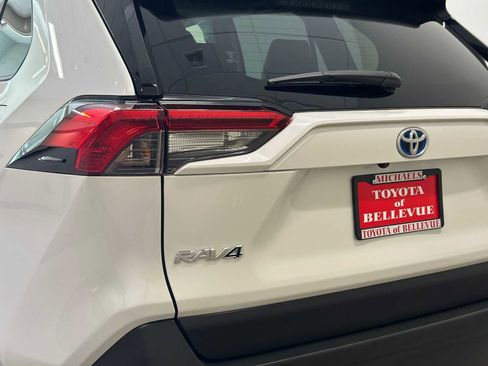 Certified 2023 Toyota RAV4 XLE Premium AWD/4WD image 7