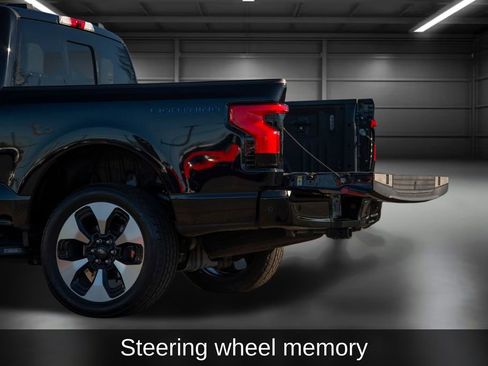 Used 2022 Ford F150 Lightning Platinum image 11