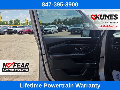 Used 2025 Honda Pilot TrailSport image 13