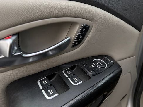Used 2015 Kia Sedona SX FWD image 14