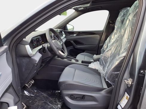 New 2026 Volkswagen Tiguan SE R-Line image 11