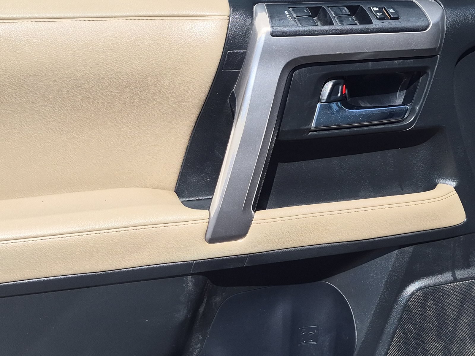 Used 2018 Toyota 4Runner SR5 Premium RWD image 10