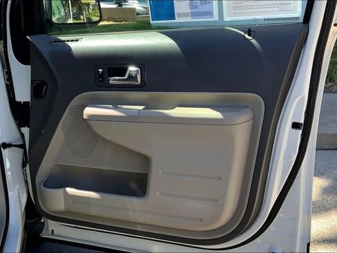 Used 2010 Ford Edge SEL image 23