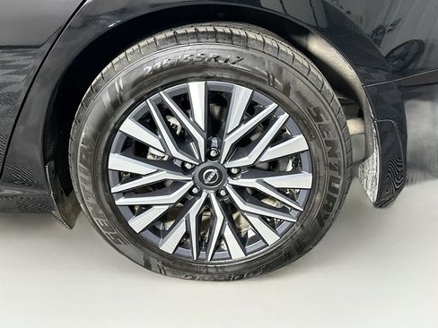 Used 2023 Nissan Altima 2.5 SV image 11