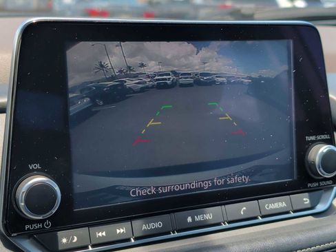 Used 2023 Nissan Rogue SV FWD image 22