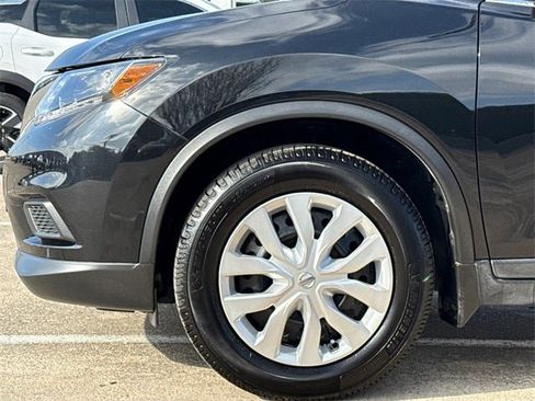 Used 2016 Nissan Rogue S image 6