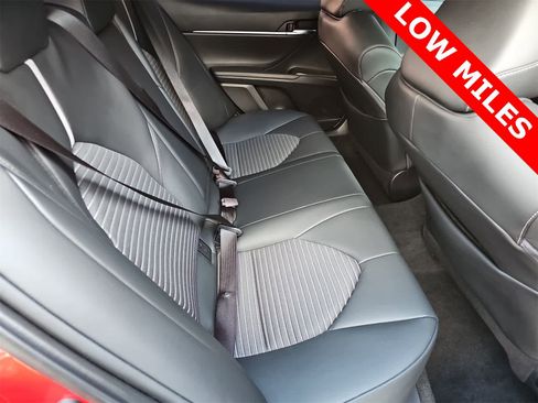 Used 2023 Toyota Camry SE image 17