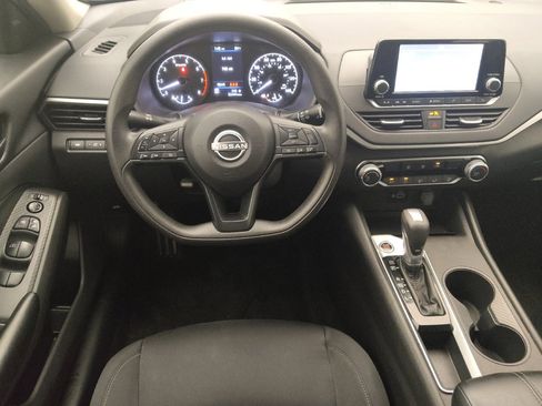 Used 2024 Nissan Altima 2.5 S FWD image 22