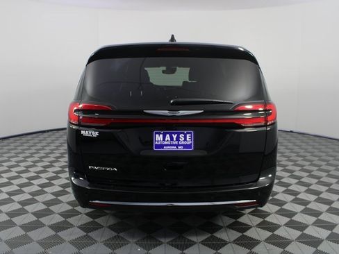 New 2026 Chrysler Pacifica Select image 26