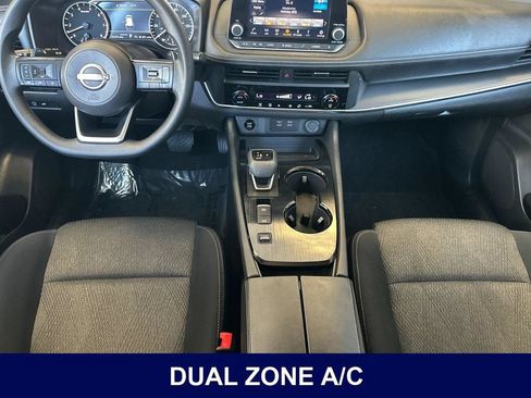 Used 2024 Nissan Rogue SV FWD image 17