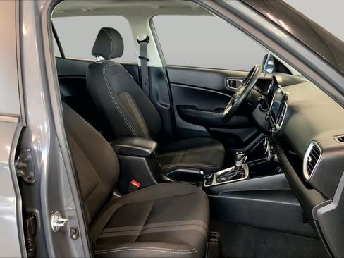 Certified 2025 Hyundai Venue SEL FWD image 9