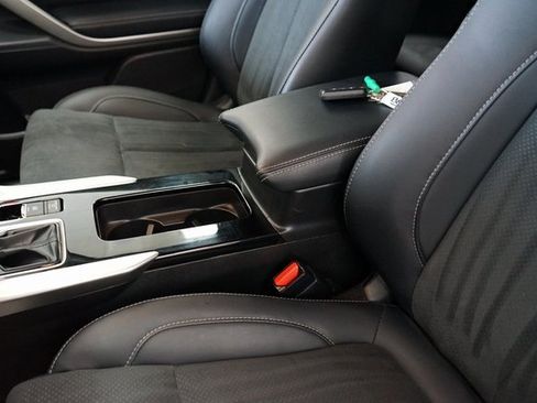 Used 2025 Mitsubishi Eclipse Cross SE image 29