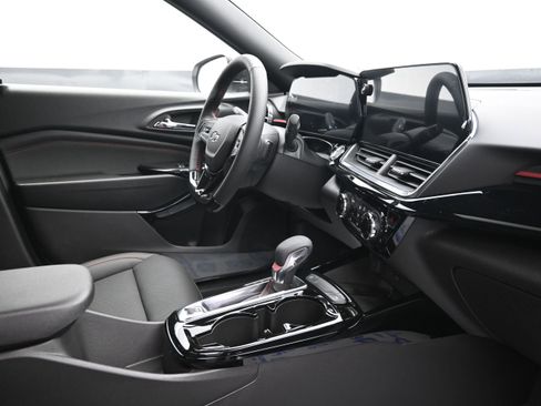 New 2026 Chevrolet Trax RS w/ Sunroof Package FWD image 28