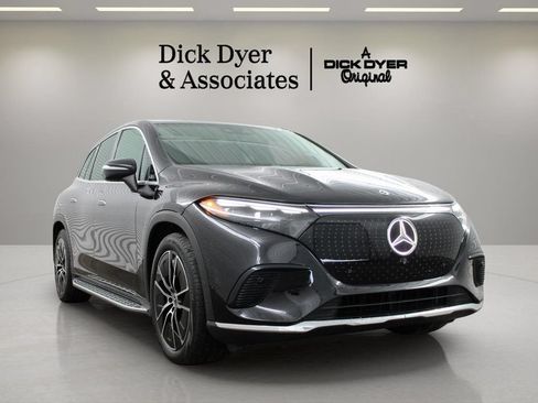 Used 2023 Mercedes-Benz EQS 450+ SUV image 3