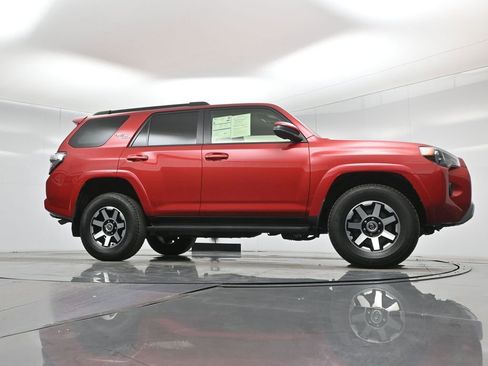 Used 2024 Toyota 4Runner TRD Off-Road image 3