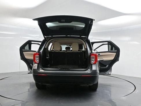 Used 2022 Ford Explorer XLT image 45