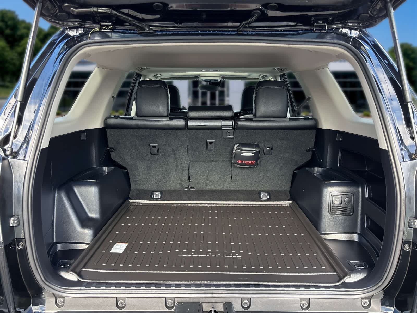 Used 2024 Toyota 4Runner SR5 Premium w/ Moonroof Package AWD/4WD image 14