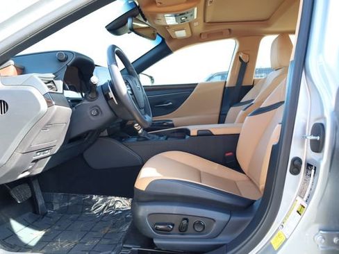 Used 2024 Lexus ES 300h w/ Premium Package image 11