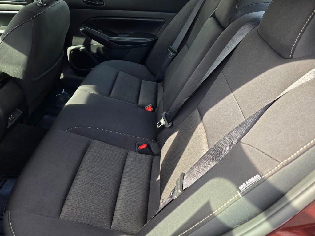Used 2024 Nissan Altima 2.5 SV FWD image 14
