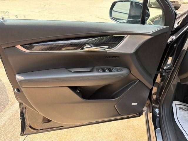 Used 2024 Cadillac XT6 Premium Luxury FWD image 7