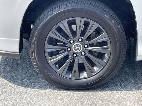 Used 2023 Lexus GX 460 Luxury w/ Sport Design Package image 29