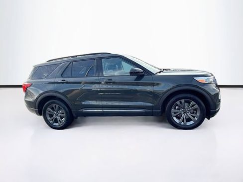 Certified 2022 Ford Explorer XLT w/ Equipment Group 202A image 9
